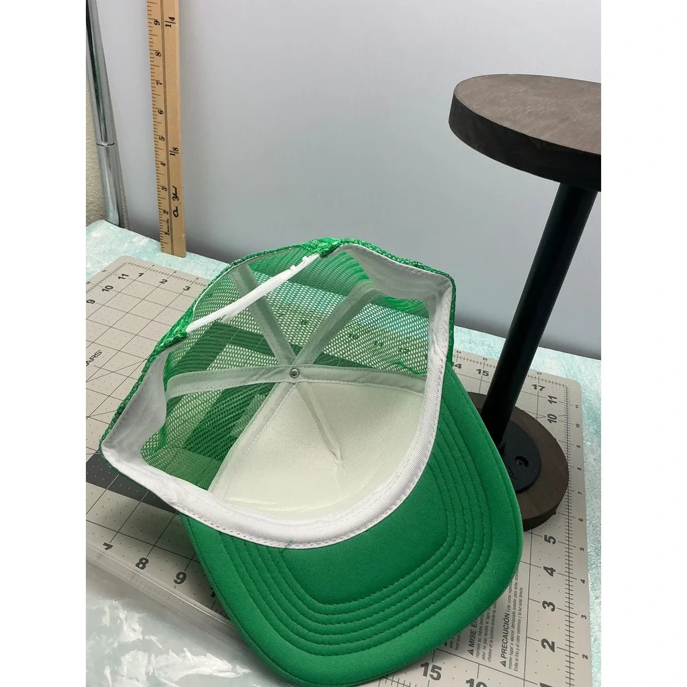 JZYEGSW Kiss Me Im Irish St Patricks Day Trucker Hat Green White Snapback Cap